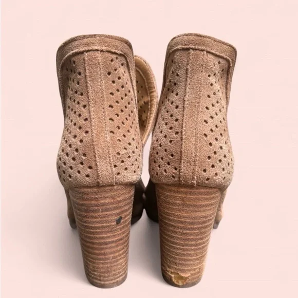 Women’s LUCKY BRAND Larise Taupe Suede Leather Ankle Booties Laser Cut US 5.5 - Picture 7 of 9